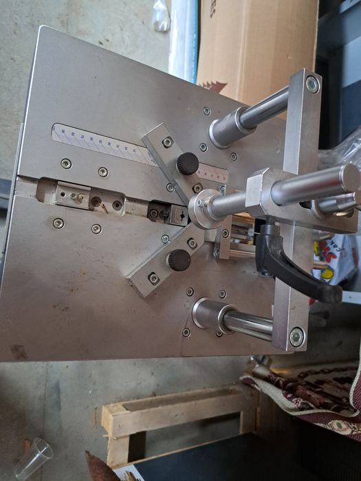 Машина за сглобяване на рамки