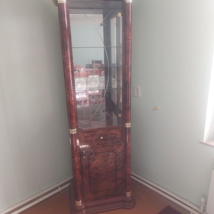 Mebel yaxshi xolatda spalni