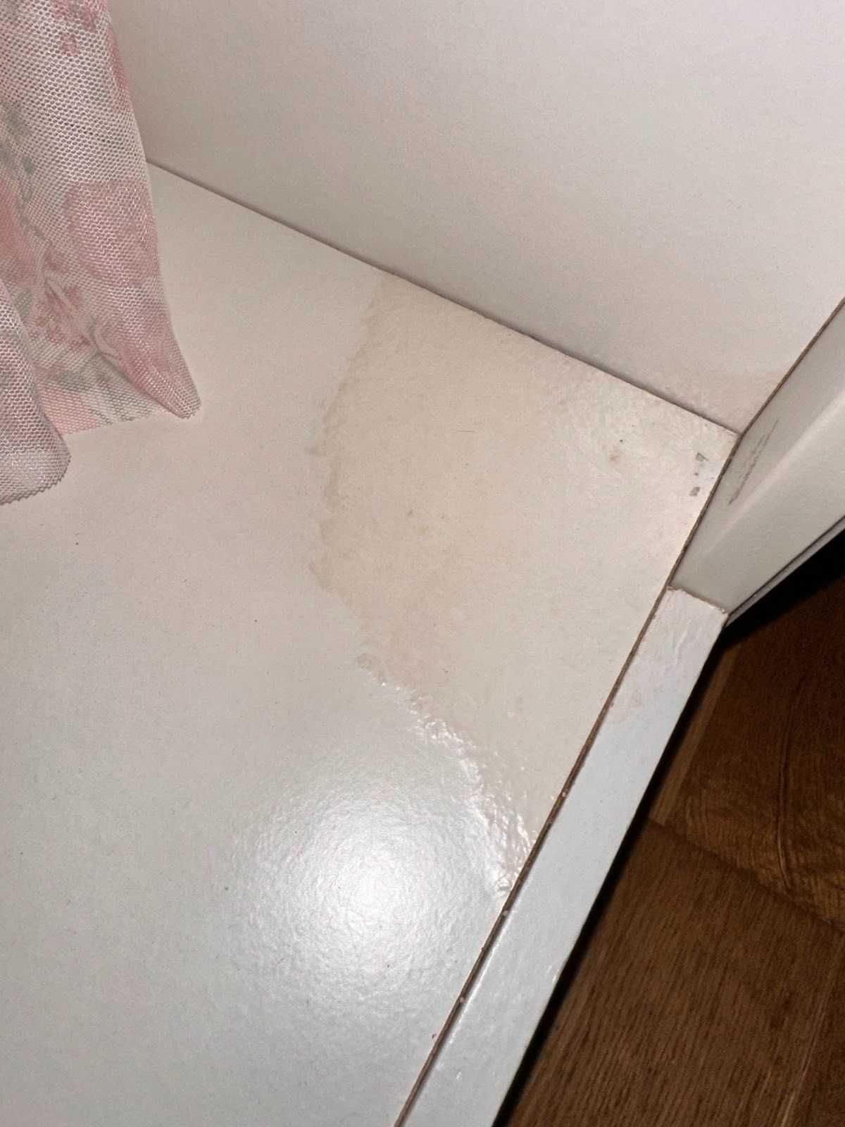 Гардеробче и библиотека от серията SMAGORA на Ikea