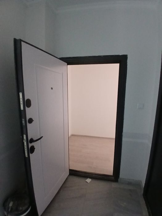 Срочно продам Бектемирский район 3 комнатная квартира 3 этаж Мусаффо М