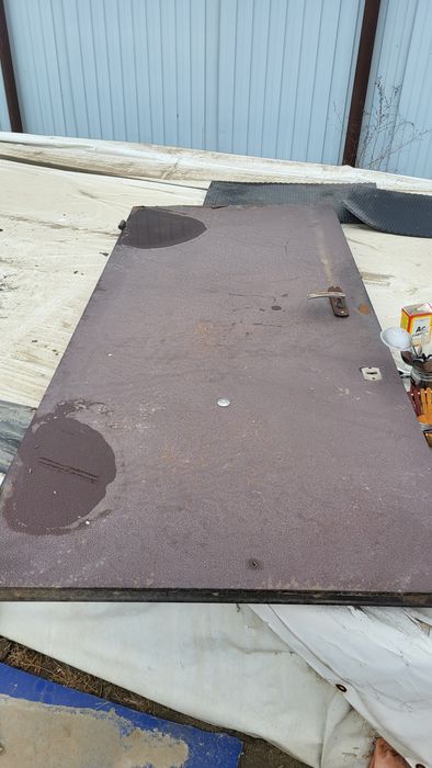 Есік сатылады 90