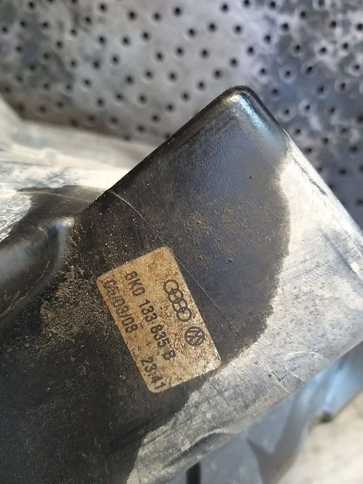 Carcasa filtru aer 3.0 tdi audi a5 8t 8k0133835b 8k0133843d