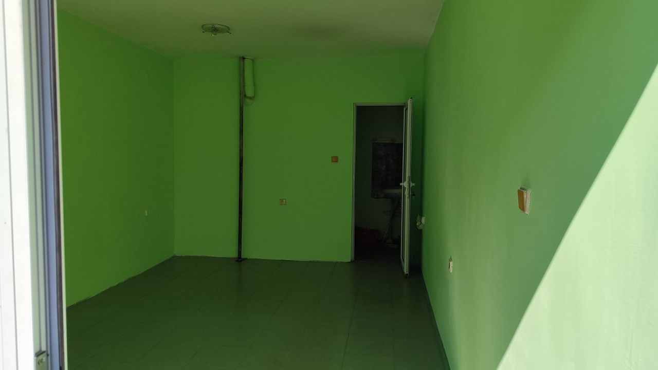 Дава се под наем Магазин в Русе, Централен южен район - 22 кв.м за 81.6 € - Снимка #1