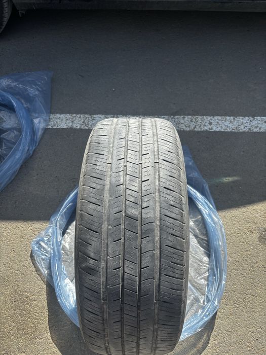 Автошины  летние б/у (215 55 R17)