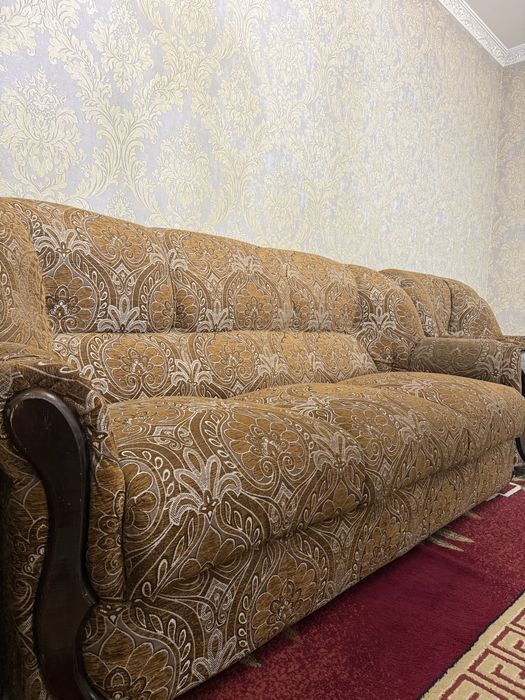 Продается диван и кресла