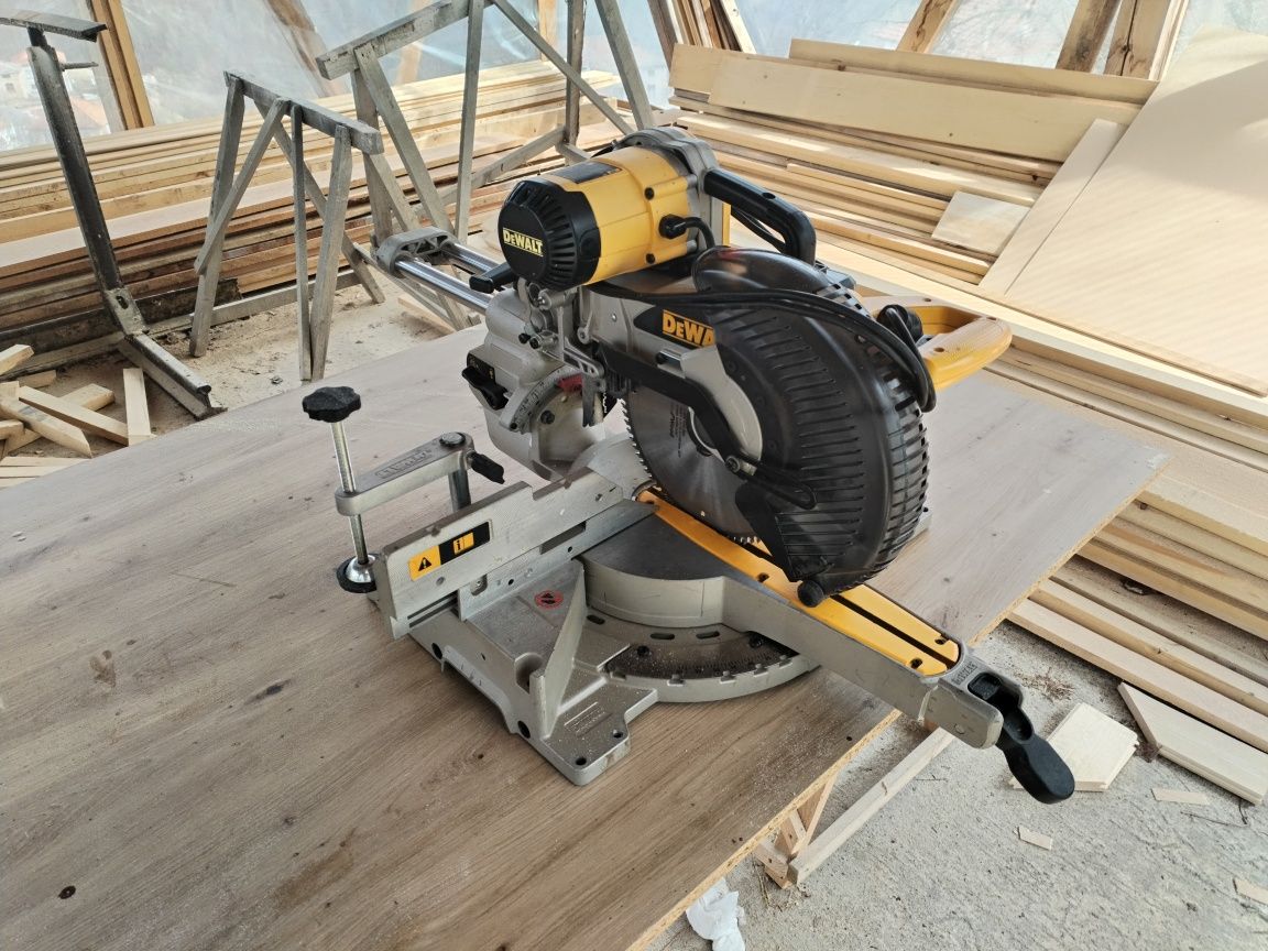 Потапящ циркуляр DeWalt