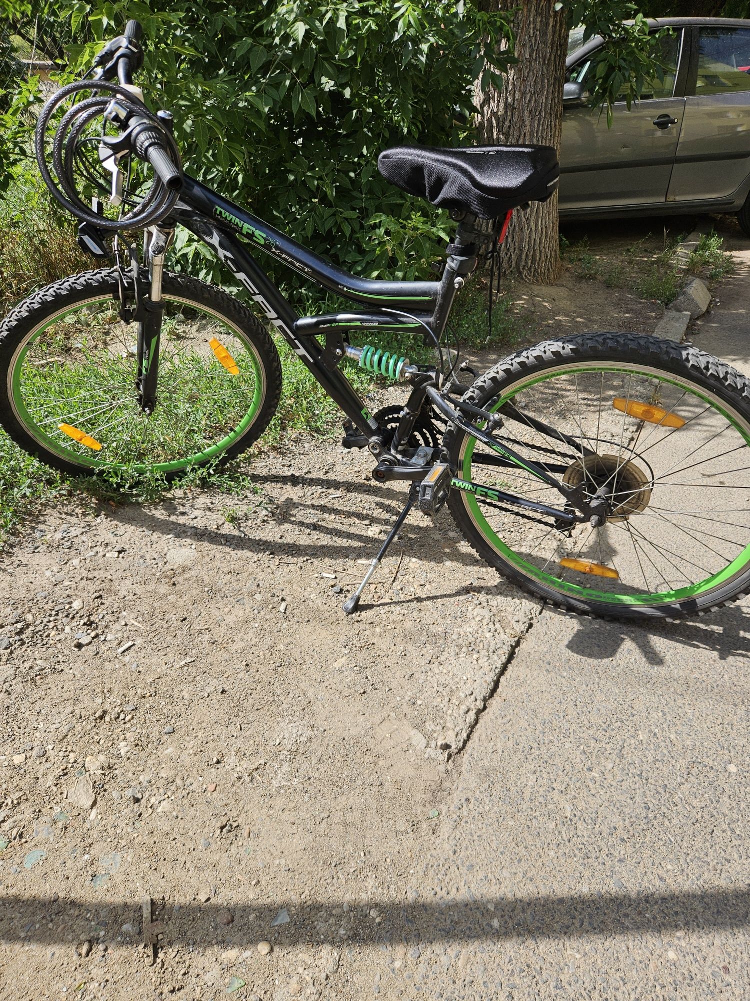 Vând bicicleta x-fact