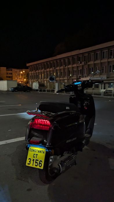 Scuter benzina nou