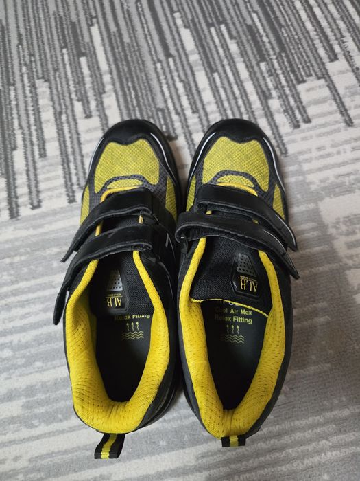 Продаются ботинки 46 размер