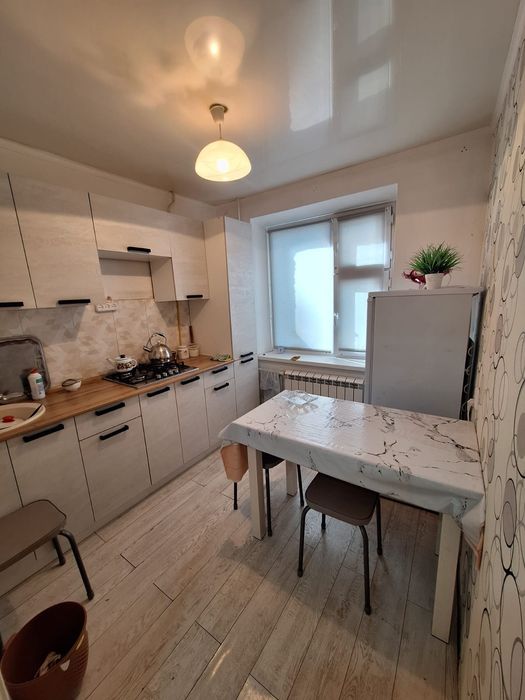 Продаётся 2 комн на Строителе 18млн