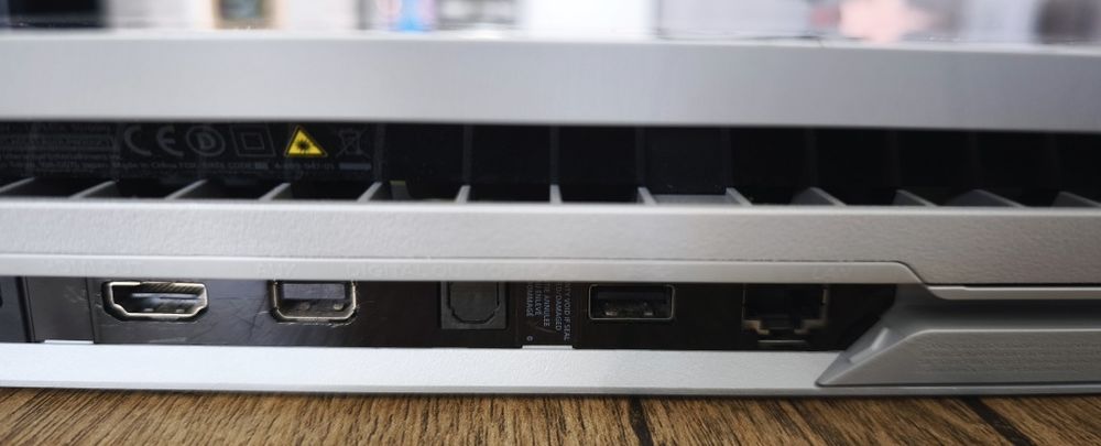 PlayStation 4 Pro, God of War edition