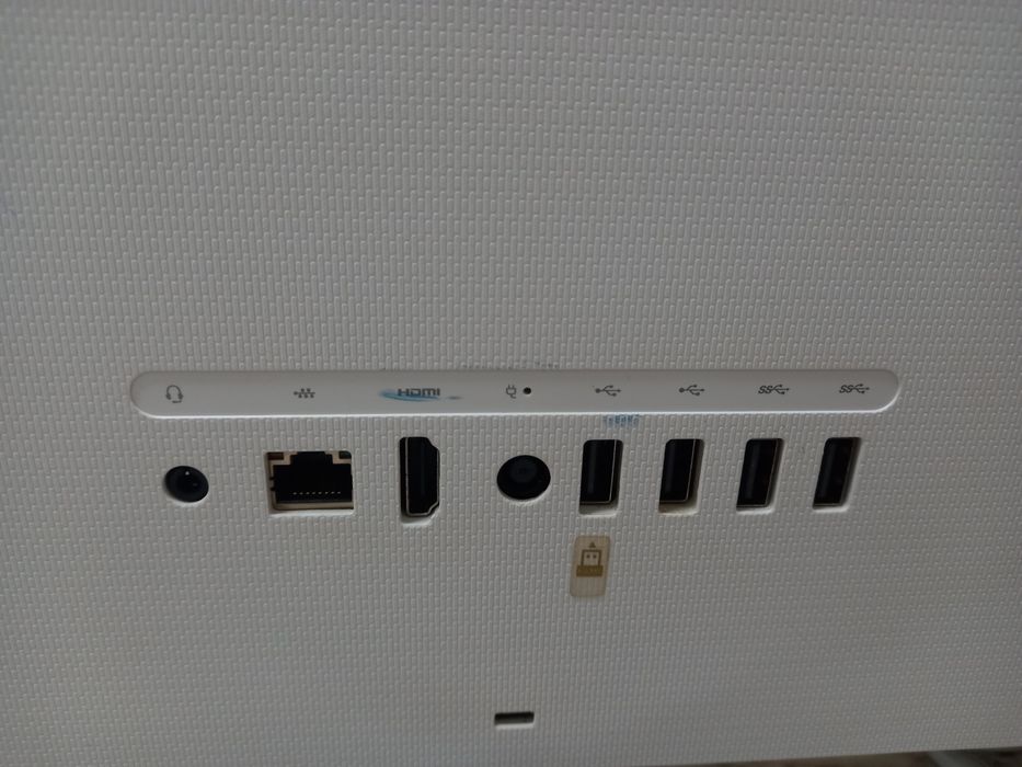 Компютър HP 24  All-in-One, 23.8" FHD , Intel Core i3-1115G4, 8GB RAM