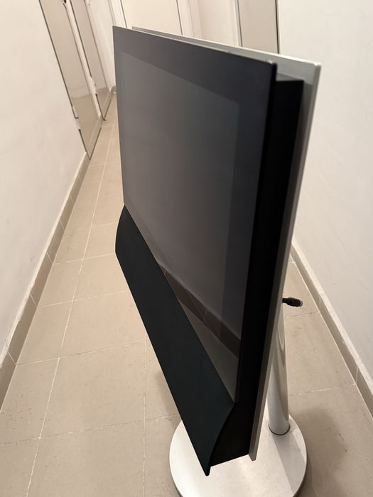 Bang olufsen tv monitor