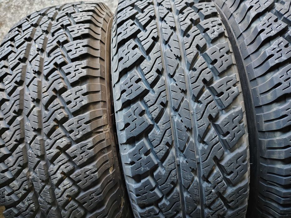 4бр.всесезонни гуми BRIDGESTONE 225 75 15C DOT16 цена за брой