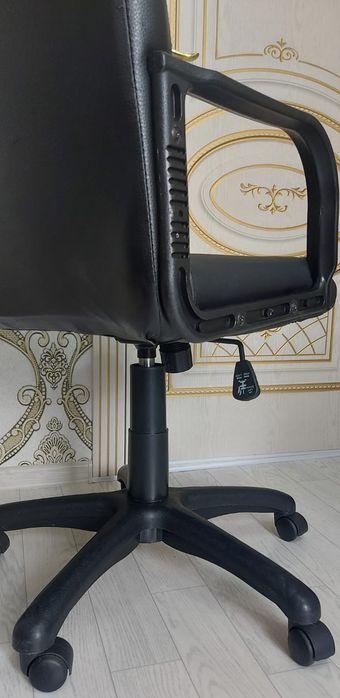 НЕДОРОГО-Два кресла