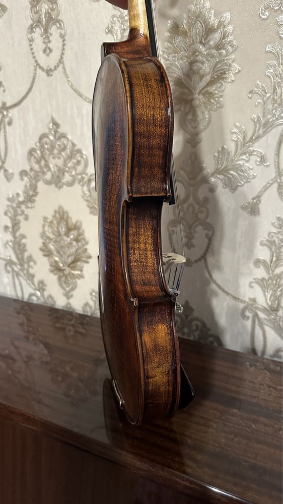 Мастеровая французкая скрипка 4/4 продаю