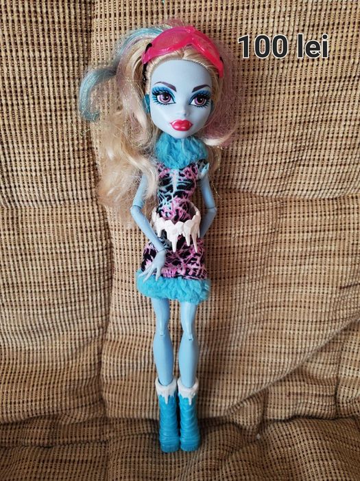 Păpuși Monster High