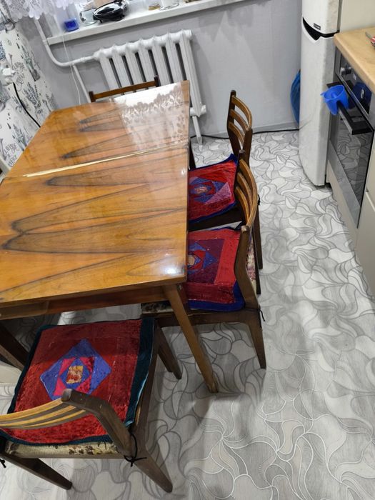 Продам стол со стульями