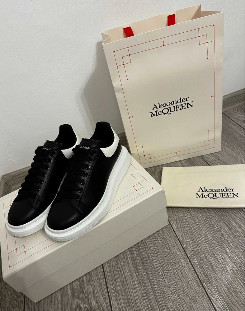 Adidasi Alexander Mcqueen negri albi piele naturala