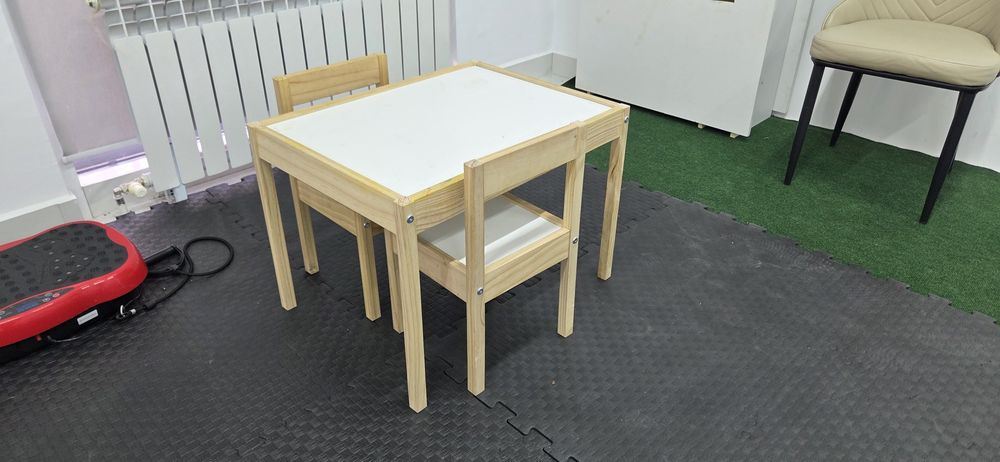 Детский стол со стульями