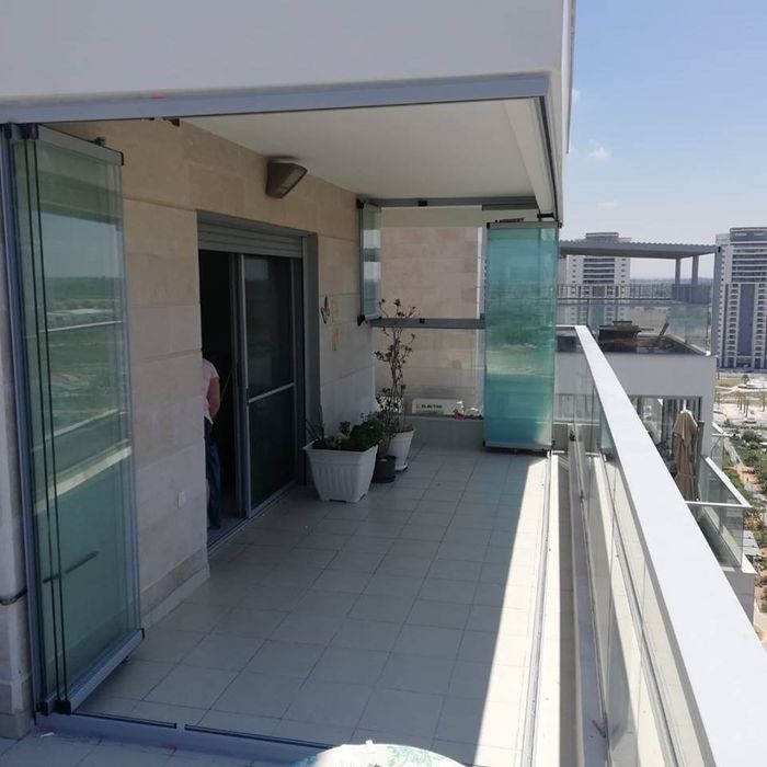 Inchideri terase sticla glisanta securizata 24 RATE fara dobanda