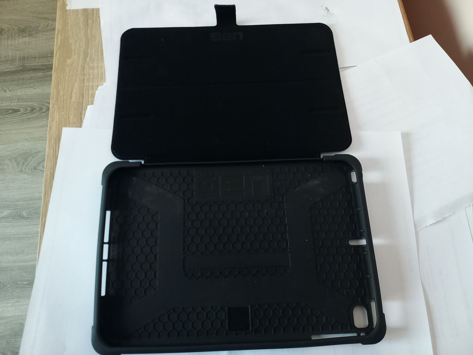 Калъф mini ipad 7 UAG Book Metropolis Series за Apple iPad 9.488 инч i