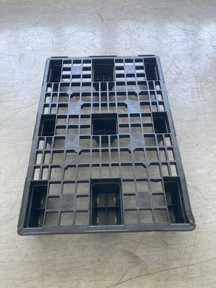 Paleti plastic dimensiune 80 x 120 cm