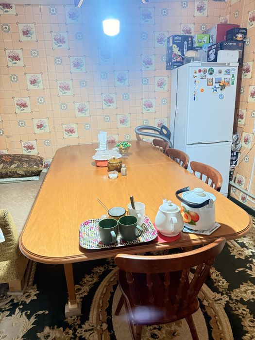 Продам стол гостевой отличном состояние