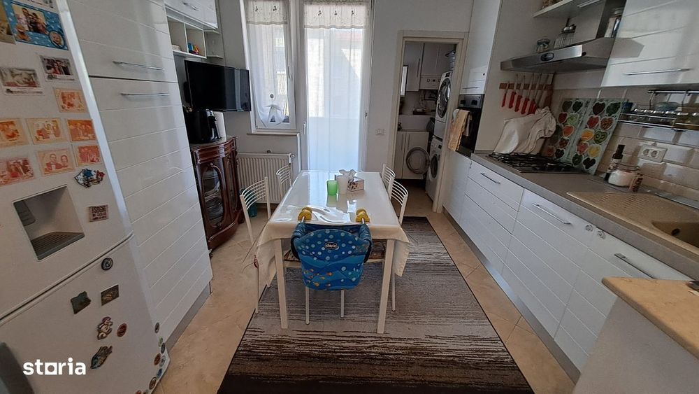 Unirii - Petrom, 4 camere, etaj 3