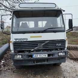 Camion Volvo FL618 cu macara