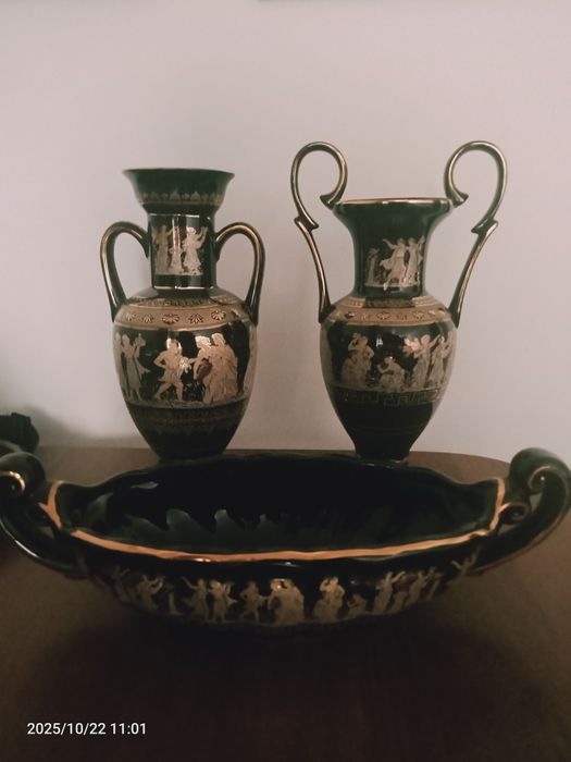 Вазы, ладья, в греческом стиле