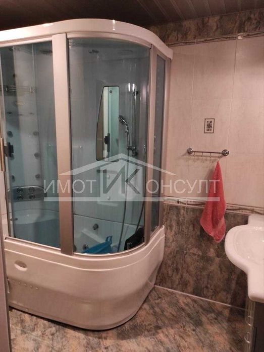 Продава се Тристаен апартамент в Велико Търново, Колю Фичето - 90 кв.м за 1945 €/кв.м - Снимка #3