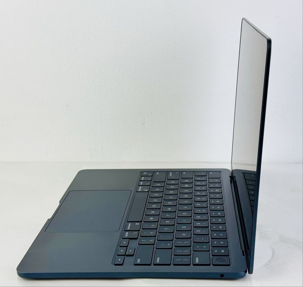 KATO НОВ! Apple MacBook Air 13 M2 2022 8RAM 256GB Midnight Гаранция! — миниатюра 4