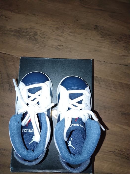 Bascheți bebeluși de la "Jordan"