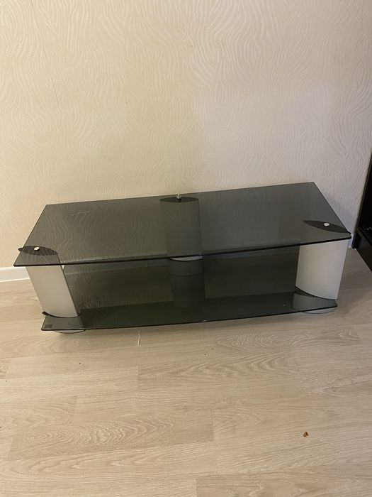 Тумбо под телевизор