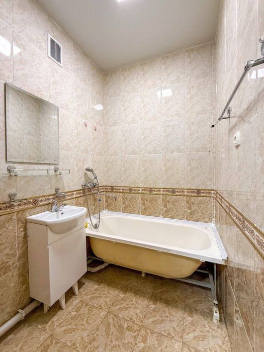 Продаю квартиру в Мирза Улугбекском районе 3х ком передел в 4х