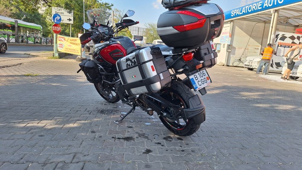 Suzuki Vstrom 1000