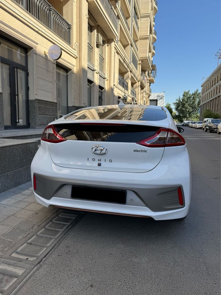 Hyundai ionic electric