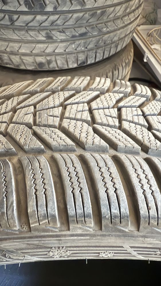 Зимни гуми HANKOOK Evo3 225/45/18