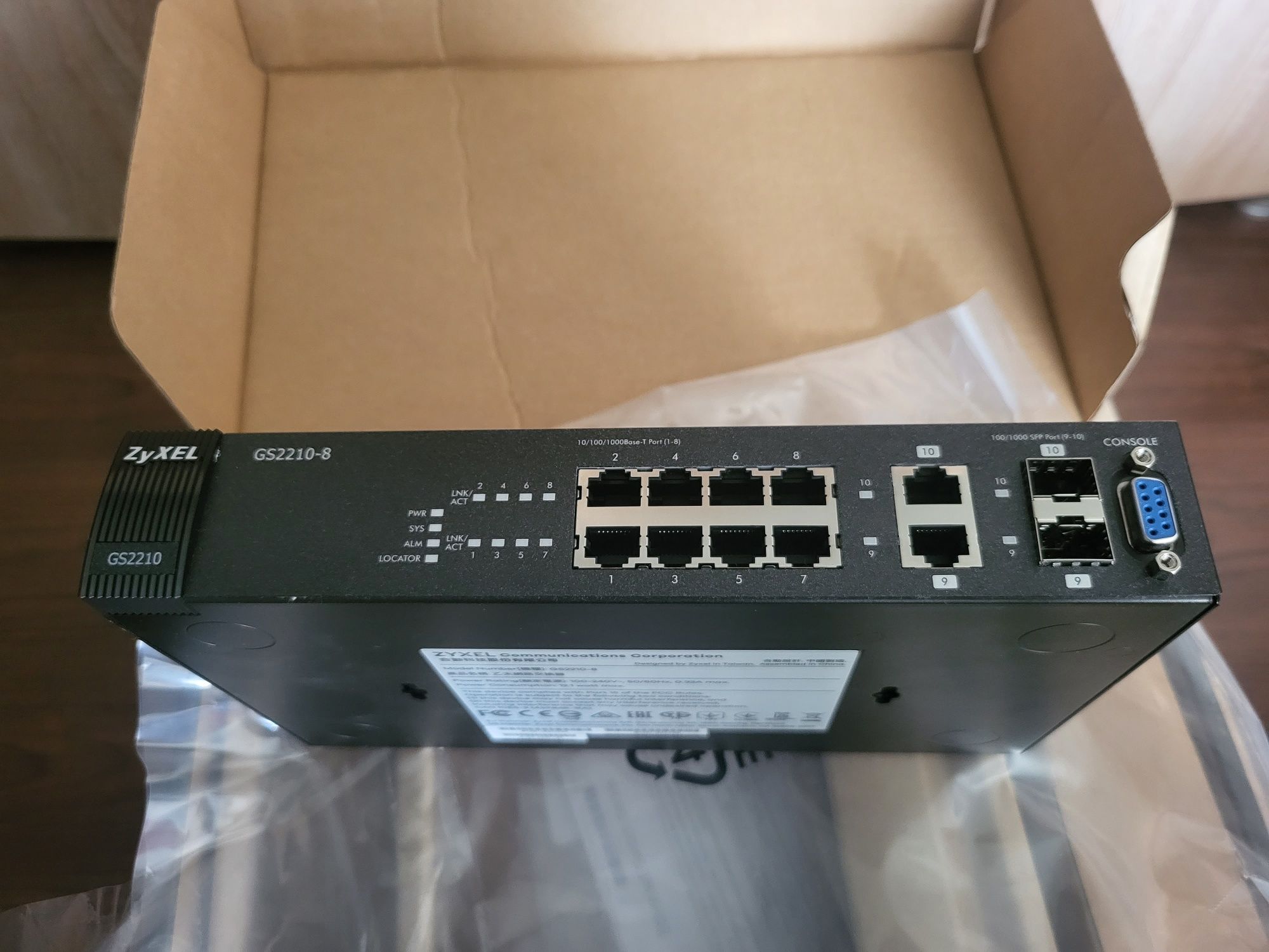 Switch ZyXEL GS2210-8HP, 8 x LAN Gigabyt, 2 x combo (RJ45/SFP), PoE