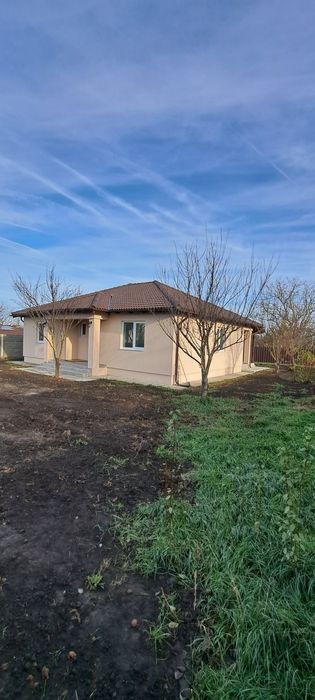 Vand casa individuala