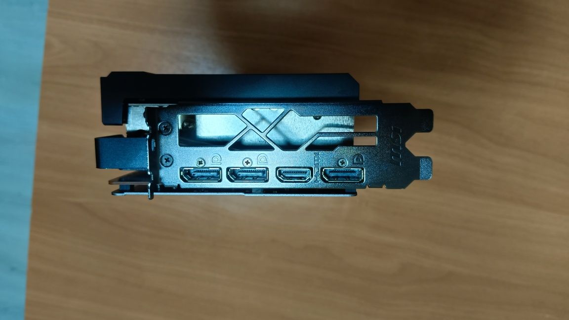 Мощная игровая видеокарта AMD RX 5700 XT 8гб
