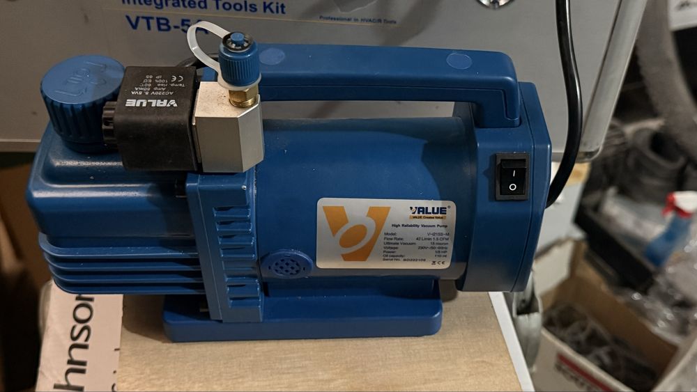 VALUE Вакум помпа пълен комплект