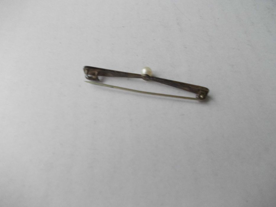 Brosa veche din argint cu perla 3
