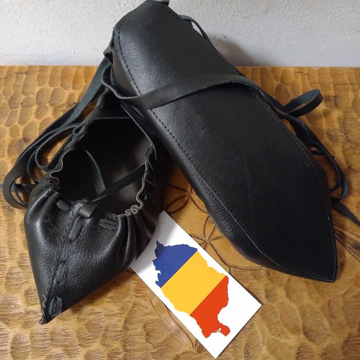 Opinci traditionale pentru copii