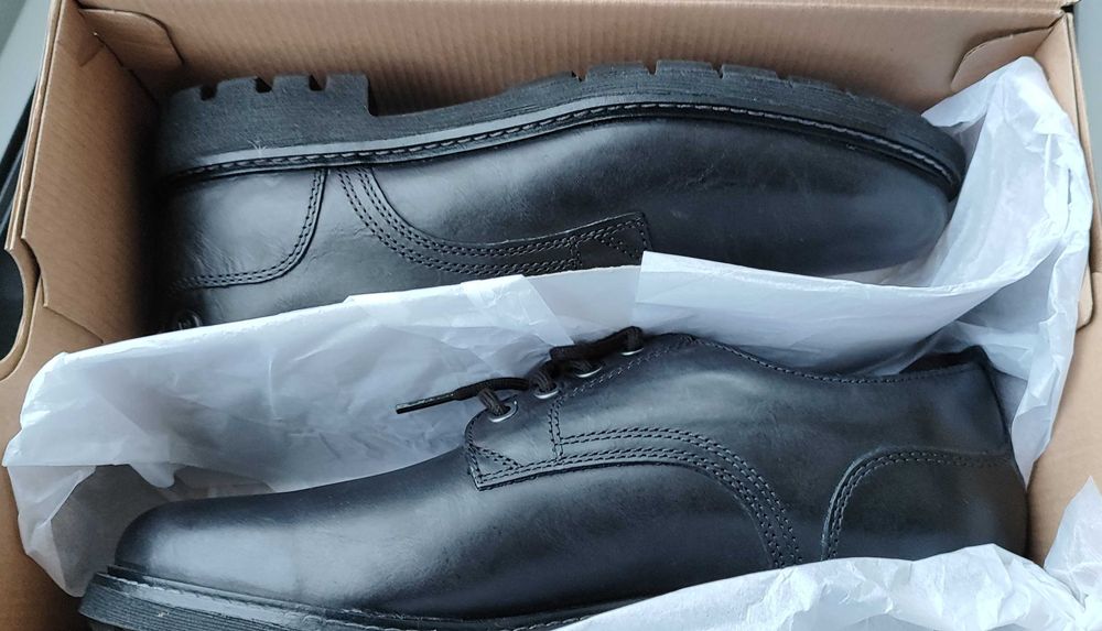 Нови обувки Clarks на Коледна цена