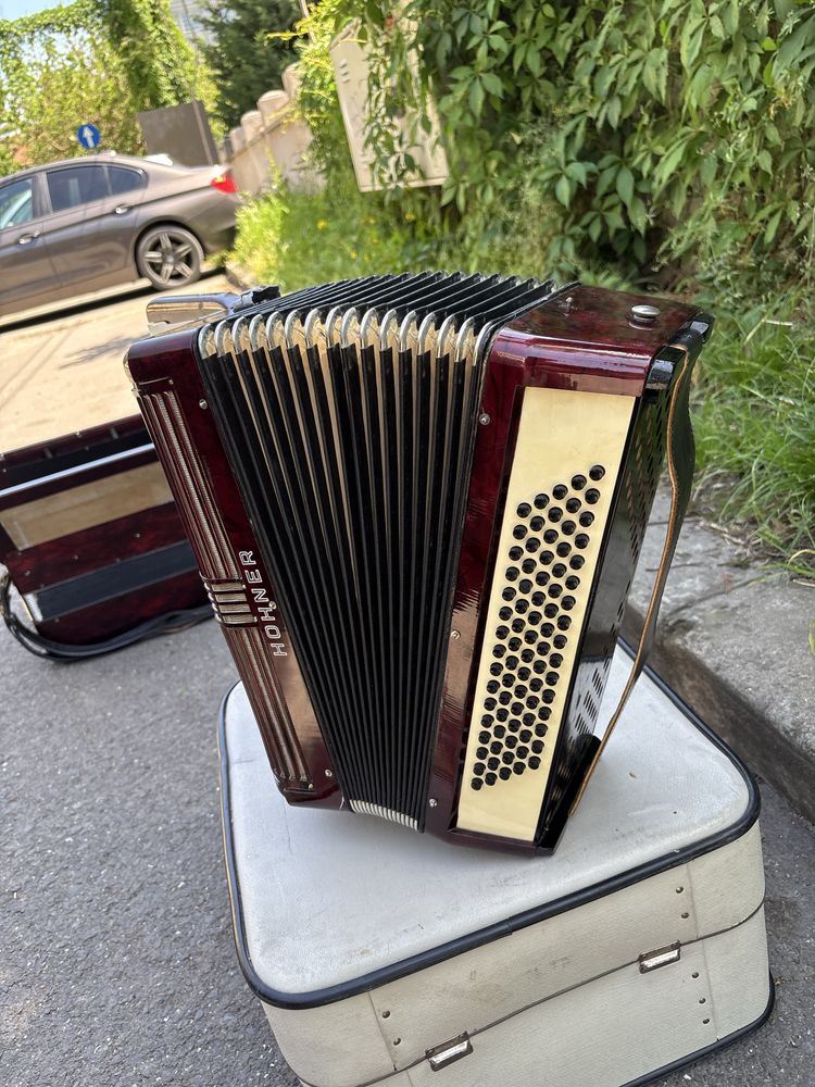 Acordeoane acordeon Hohner cu 80 basi vergea sita potcoava