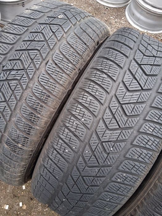 235 60 18 PIRELLI 4броя зимни дот 2020г