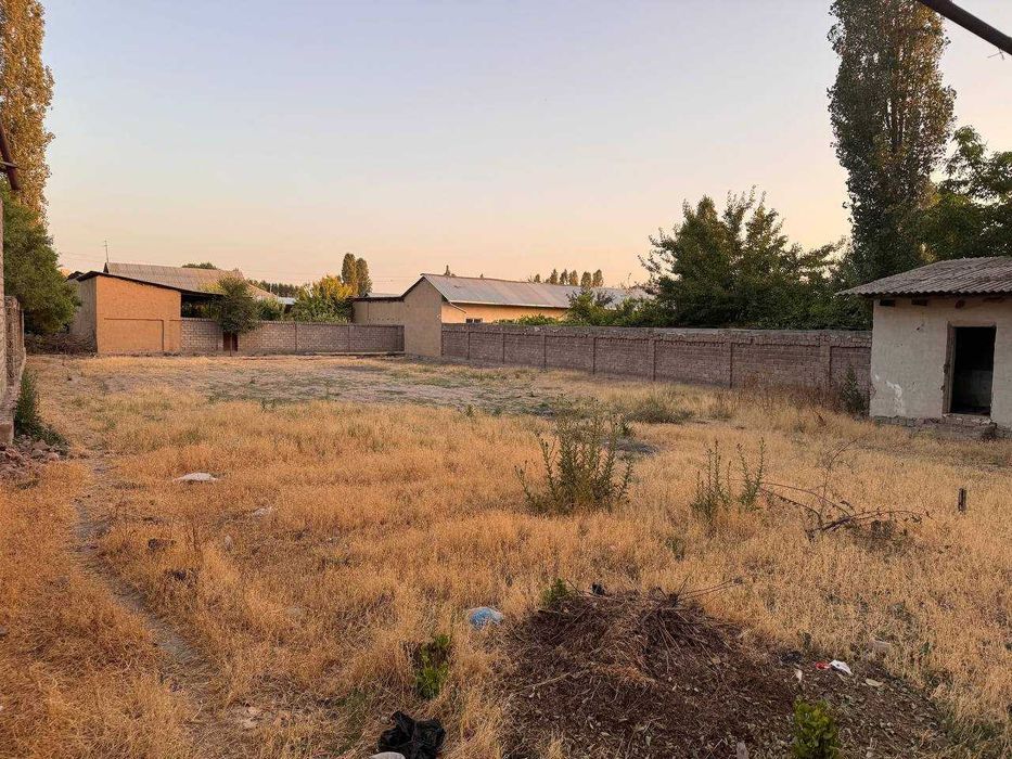 Продается участок в Ташкентской обл, Уртачирчик район, пос.Карасув