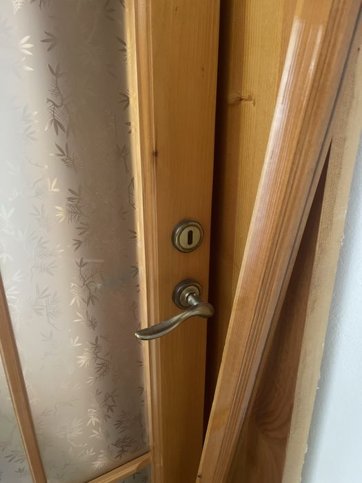 Usi interior lemn masiv